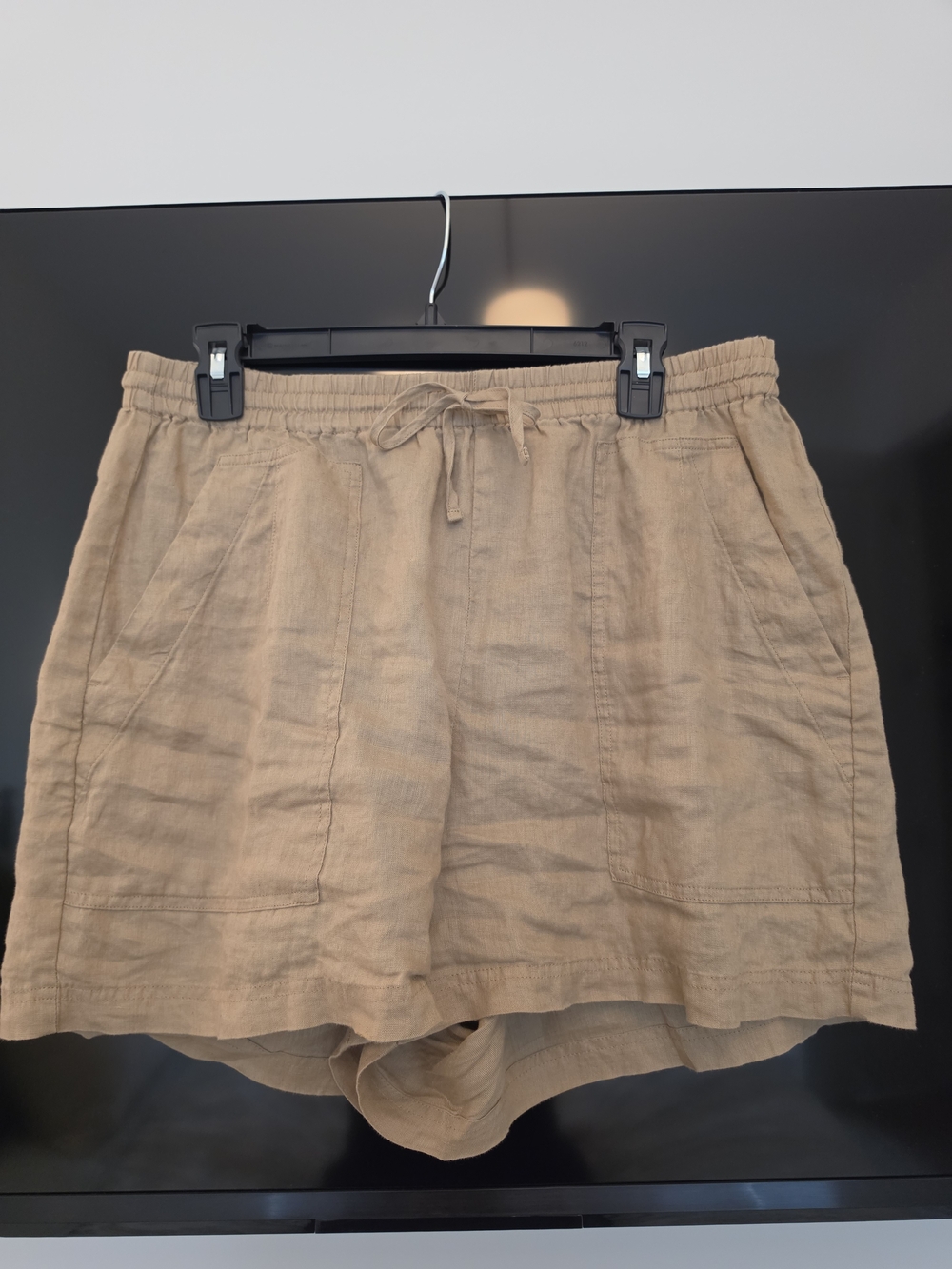 Banana Republic Drawstring Linen Shorts in Tan